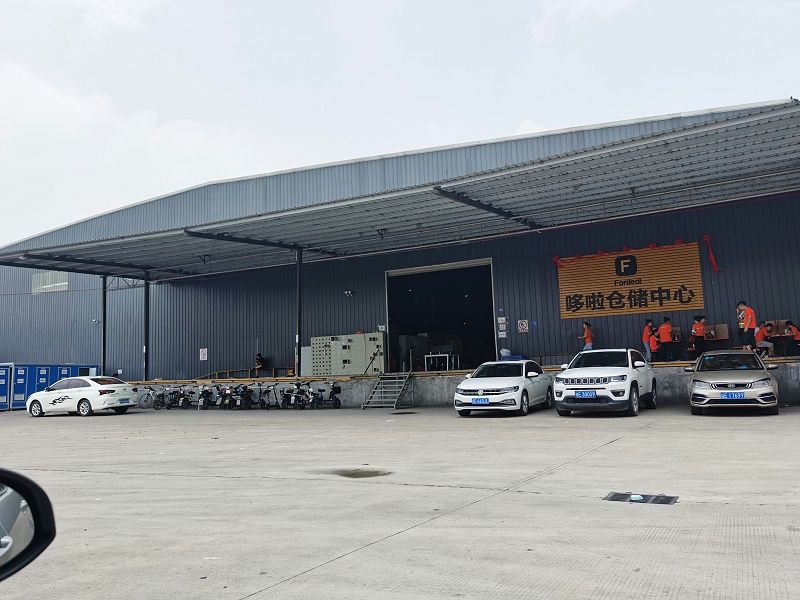 物流倉儲通風(fēng)降溫方案-移動式冷風(fēng)機(jī).jpg
