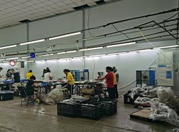 蒸發冷省電空調為制衣廠降溫.jpg